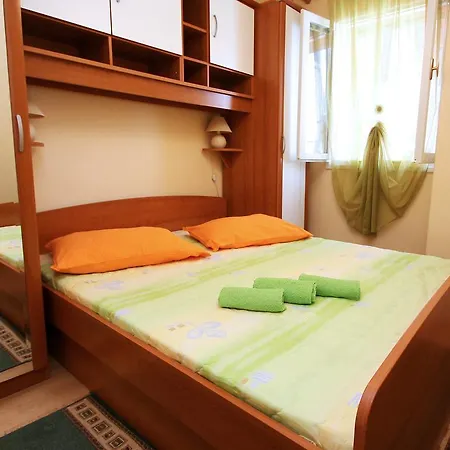 Apartment Antun Prigradica